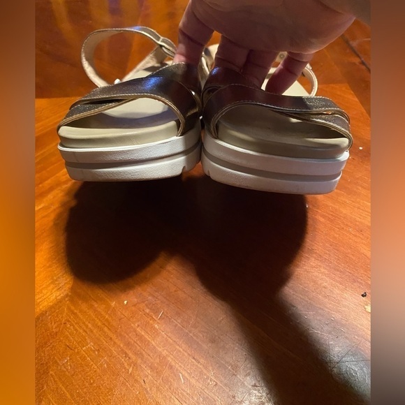 NeroGiardini Womens Size 37 (US 7) Leather Metallic Gold Flatform Sandals - Picture 7 of 16